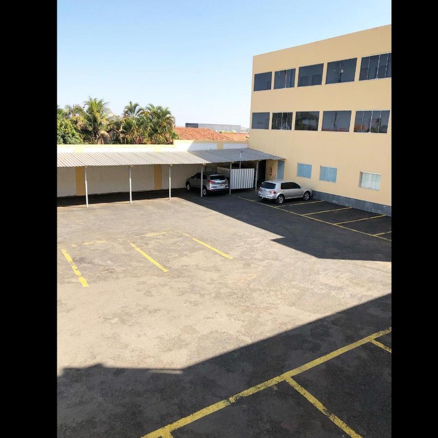 Flip Palace Hotel Buriti Alegre エクステリア 写真